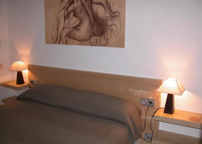 Elegance アパート